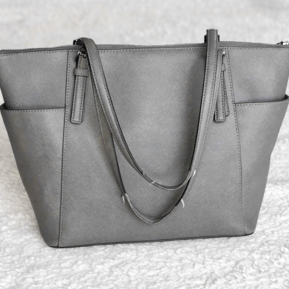 Jet Set Leather Tote - Picture 7 of 16